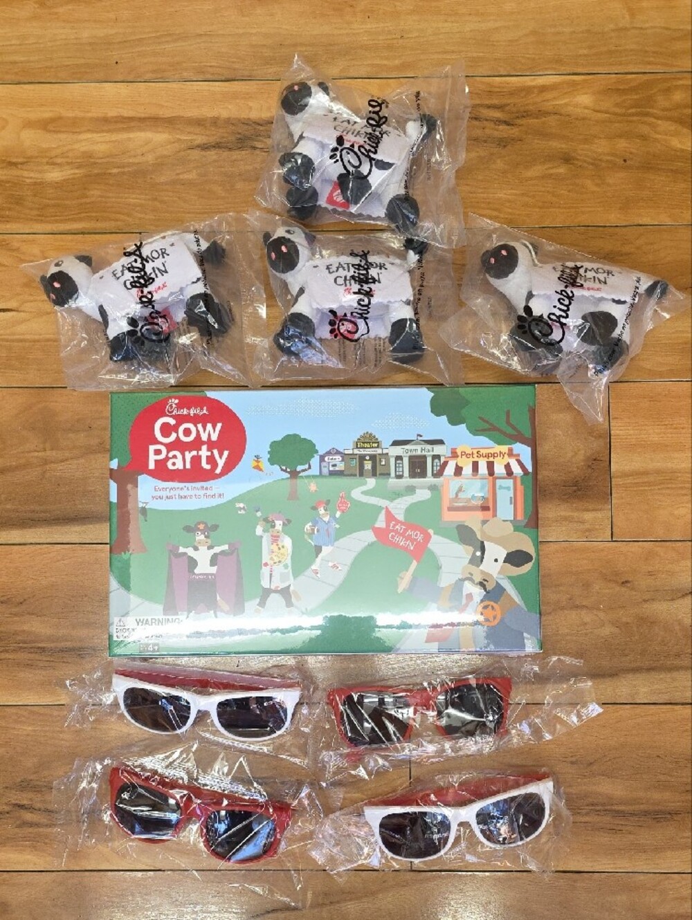 NEW Chick-Fil-A Cow Party Bundle 4 Plush Cows 4 Sunglasses Game
